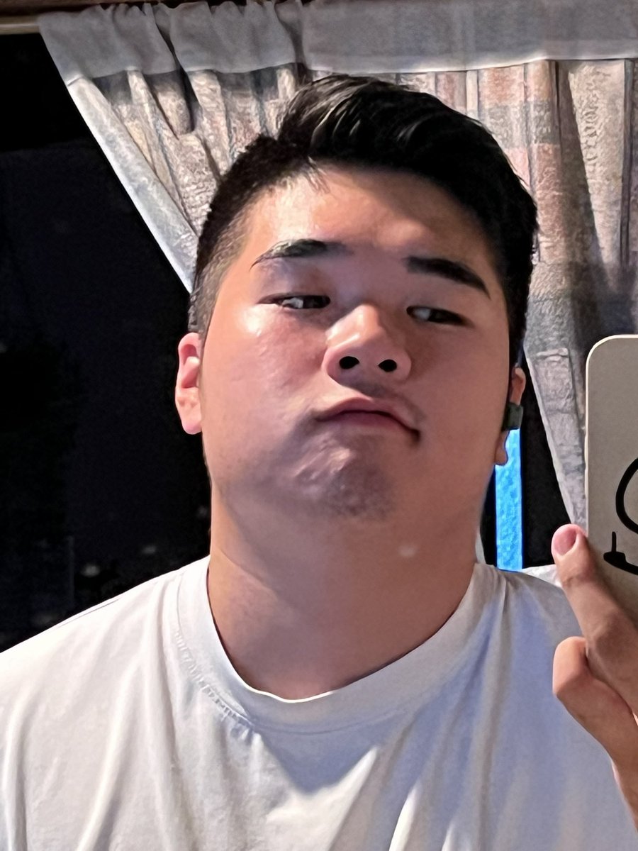 #顔だけで何リポスト来るか

この髪型ハマってる！🤭🤭
