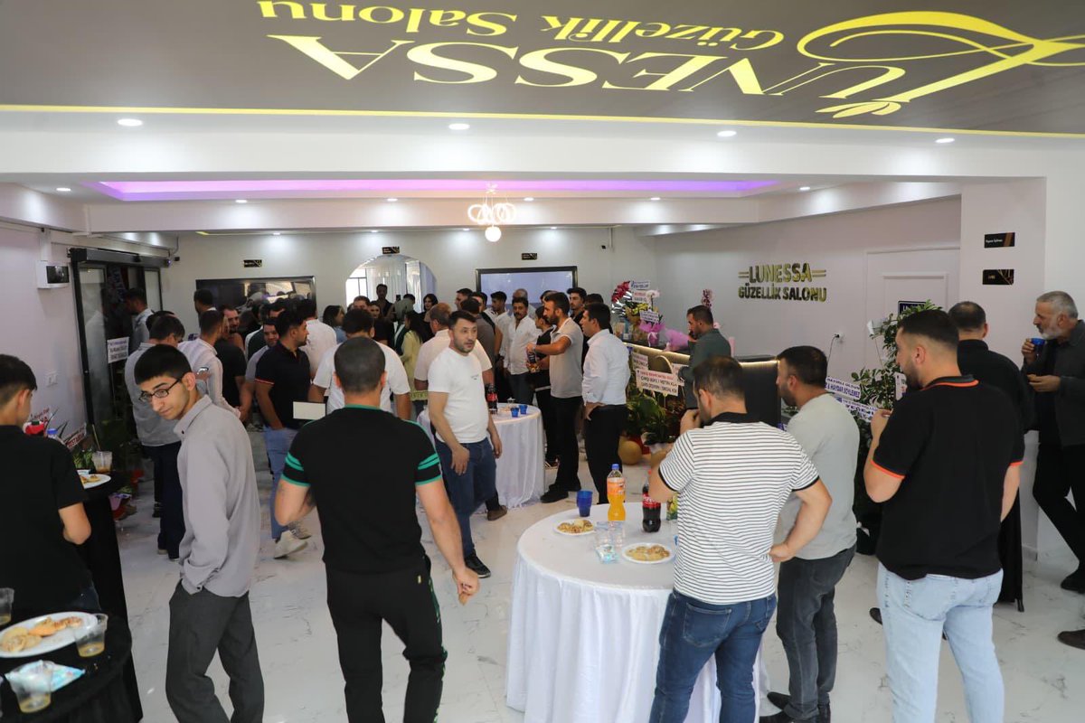 Emre GÜZELSOY (@emre_guzelsoy) on Twitter photo Beşminare Mahallemizde hizmet vermeye başlayan Lunnessa Güzellik Salonunun açılışına;
İl Başkanımız Sn. <a href="/avkadirkstekci/">Kadir Köstekçi</a>,
Bitlis Belediye Başkanımız Sn. <a href="/Ntanglay/">Nesrullah TANĞLAY 🇹🇷</a> ve İl Kadın Kolları Başkanımız Sn <a href="/CigdemUlaa/">Çiğdem Ula 🇹🇷</a> ile birlikte katıldık.
Hayırlı bereketli kazançlar dilerim. Beşminare Mahallemizde hizmet vermeye başlayan Lunnessa Güzellik Salonunun açılışına;
İl Başkanımız Sn. <a href="/avkadirkstekci/">Kadir Köstekçi</a>,
Bitlis Belediye Başkanımız Sn. <a href="/Ntanglay/">Nesrullah TANĞLAY 🇹🇷</a> ve İl Kadın Kolları Başkanımız Sn <a href="/CigdemUlaa/">Çiğdem Ula 🇹🇷</a> ile birlikte katıldık.
Hayırlı bereketli kazançlar dilerim.