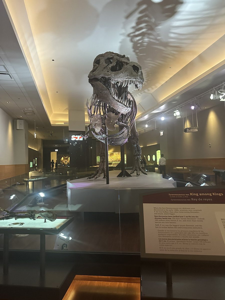 Last night there were great posters with innovative ideas surrounded by natural history <a href="/FieldMuseum/">Field Museum</a> #CHANGEMEDED