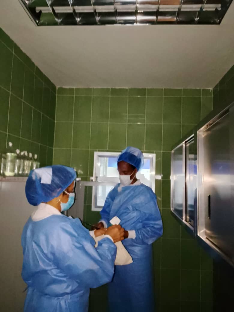 "Donde quiera que se ama el arte de la medicina, se ama también a la humanidad." Brigada Médica Cubana del Centro de Diagnóstico Integral Manuelita Sáenz, El Cantón. Estado Barinas 
#100AñosConFidel
#CubaPorLaVida 
#CubaCoopera