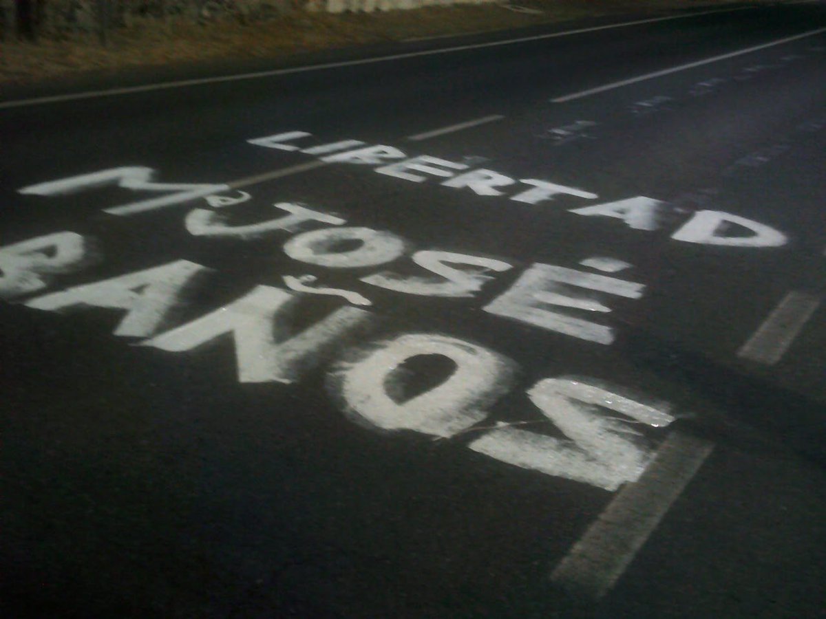 🚴Al paso de La Vuelta ciclista, se han encontrado con cientos de reivindicaciones. Entre ellas, la necesidad urgente de la liberación de Mª José Baños, presa política gravemente enferma a la que quieren exterminar en prisión.

✊🏼¡Mª José Baños libertad! ¡Amnistía total!