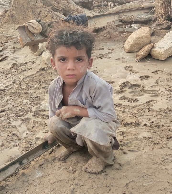 abid2037's tweet photo. وزیر اعظم میاں محمد شہباز شریف جلد از جلد علی پور کا دورہ کریں اور بڑے ریلیف پیکج کا اعلان کریں۔
#savealipur https://t.co/CZaRqYlvay