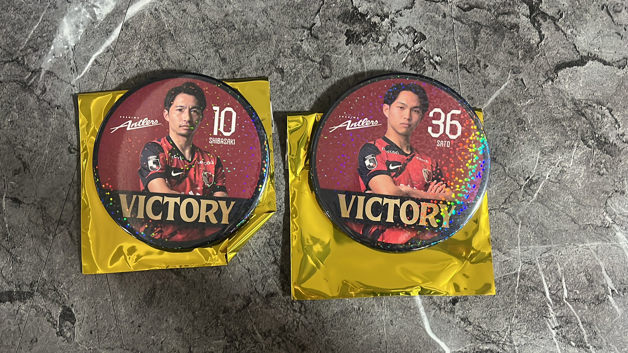 激レア！！鹿島アントラーズ 鈴木優磨 勝利時限定VICTORY缶バッジ　GOLD 250816vi_1800x1800.jpg?v=