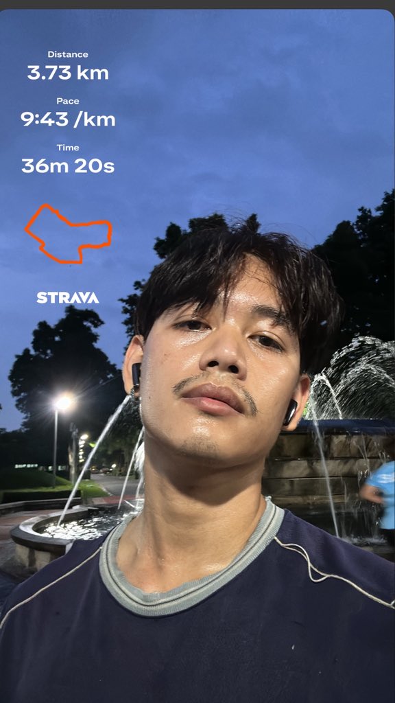 20_somrak's tweet photo. วิ่งบ้างเดินบ้าง🖤 https://t.co/0kXeewDS2R