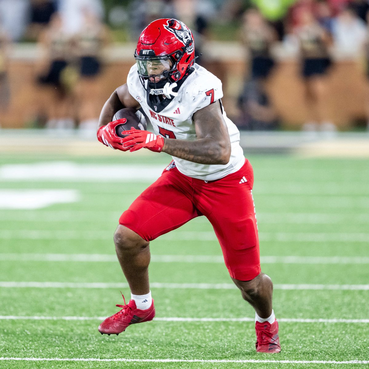 NC State TE Justin Joly has been impressed by QB CJ Bailey this fall. The sophomore has become a role model for the Wolfpack.

"You walk out and he looks inspirational. It's like you're reading a comic book and he's the superhero."

More on Bailey: on3.com/teams/nc-state…