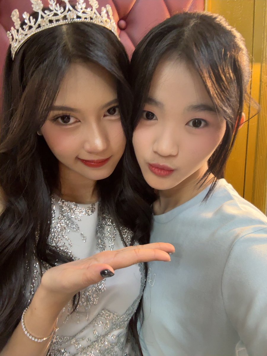 Catherina Vallencia (@cerine_jkt48) on Twitter photo terimakasih untuk twt kemarin!! selamat dan semangat kak Indira <a href="/SP_IndiraJKT48/">Indira Putri</a> 🥹 senang bisa ada dan perform di last show kakak huhu 🤍 sukses selalu kakkkk 🫰🏻 terimakasih untuk twt kemarin!! selamat dan semangat kak Indira <a href="/SP_IndiraJKT48/">Indira Putri</a> 🥹 senang bisa ada dan perform di last show kakak huhu 🤍 sukses selalu kakkkk 🫰🏻