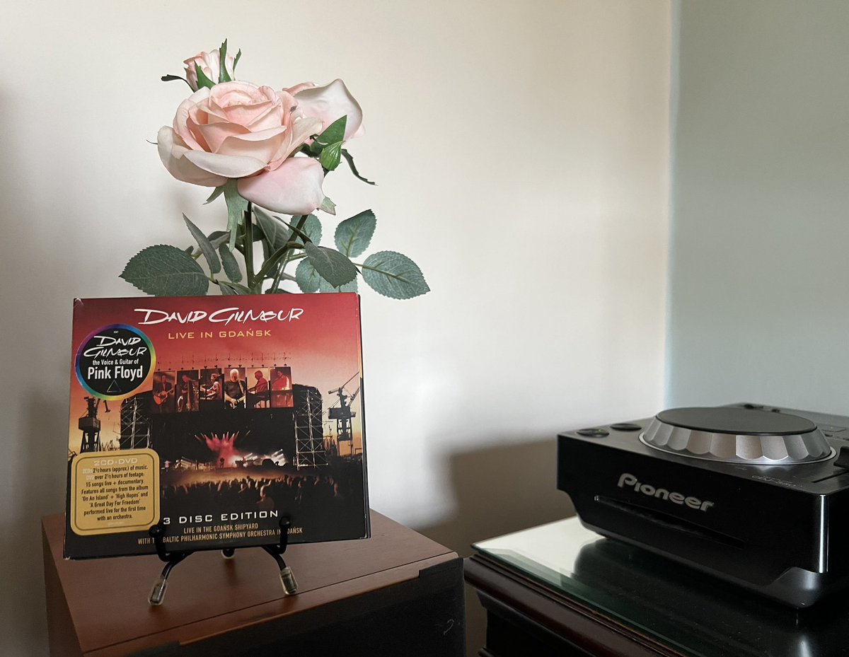 Mark Westwater (@truegravity) on Twitter photo Going to see the <a href="/davidgilmour/">David Gilmour</a> gig at the cinema next weekend. Getting in the mood early. Going to see the <a href="/davidgilmour/">David Gilmour</a> gig at the cinema next weekend. Getting in the mood early.