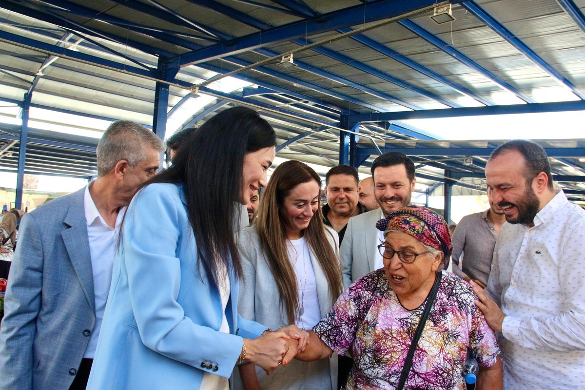 Türkiye Buluşmaları kapsamında bugün #Muğla’mızın güzel ilçesi #Milas’tayız.

Günün ilk durağı Selimiye semt pazarını ziyaret ettik. Milas İlçe Başkanımız Duygu Pınar Marçalı Doğru ve kıymetli teşkilat mensuplarımızla birlikte
Pazarcı esnafı kardeşlerimize bereketli kazançlar