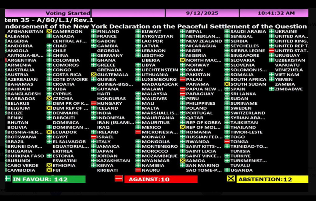 «العدل أفضل من الشجاعة، لأن الناس إنما يحتاجون إلى العدل في كل وقت، وإلى الشجاعة في بعض الأوقات.»
Justice is superior to courage, for people are in need of justice at all times, but of courage only at certain times.
#علي_بن_ابي_طالب