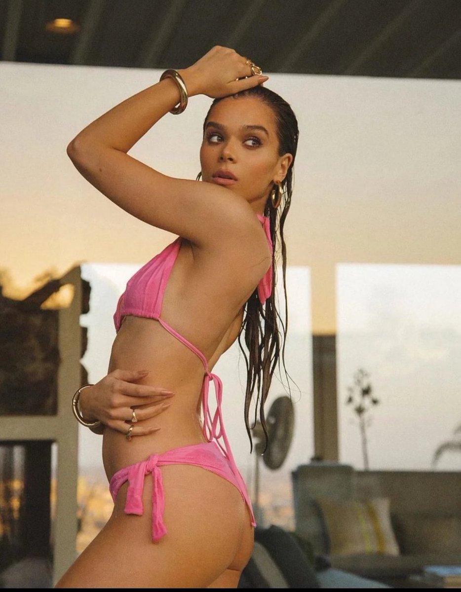 Hottest woman, Hailee Steinfeld ✨