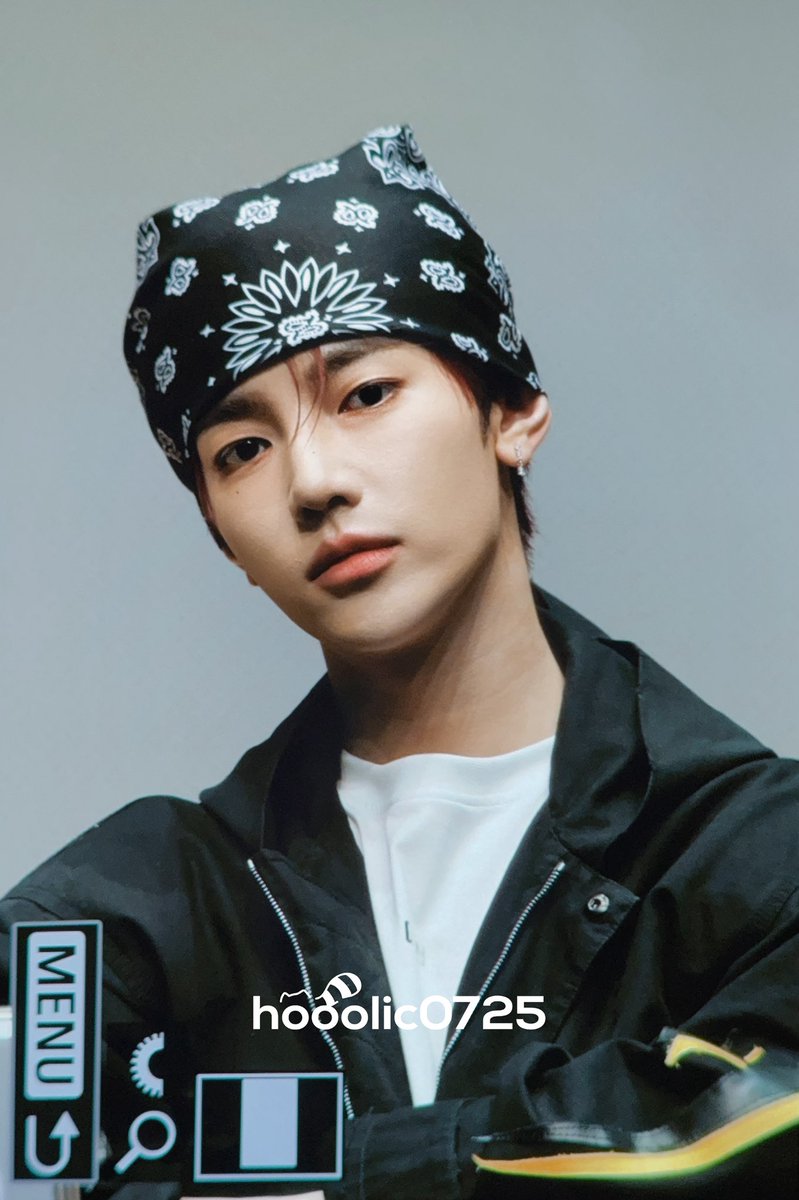 ジャンハオ着用　黒　長袖Tシャツ　ZEROBASEONE zhanghao 章昊 ジャンハオ着用 黒 長袖Tシャツ ZEROBASEONE zhanghao 章昊
