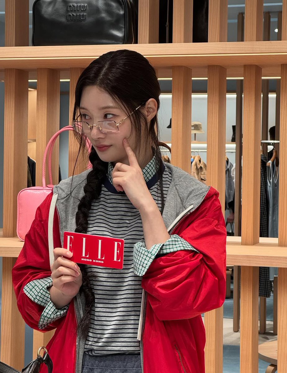 Loves Chaeyeon tweet media