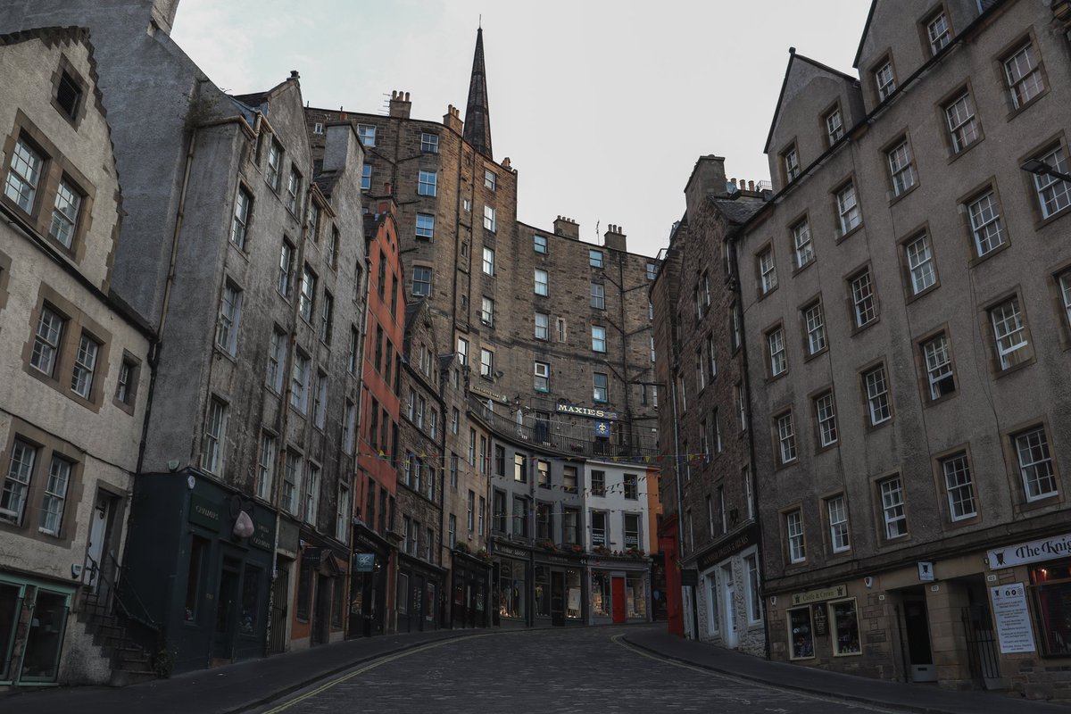 visualsofearth1's tweet photo. Edinburgh, Scotland https://t.co/8qYVfLDoi4