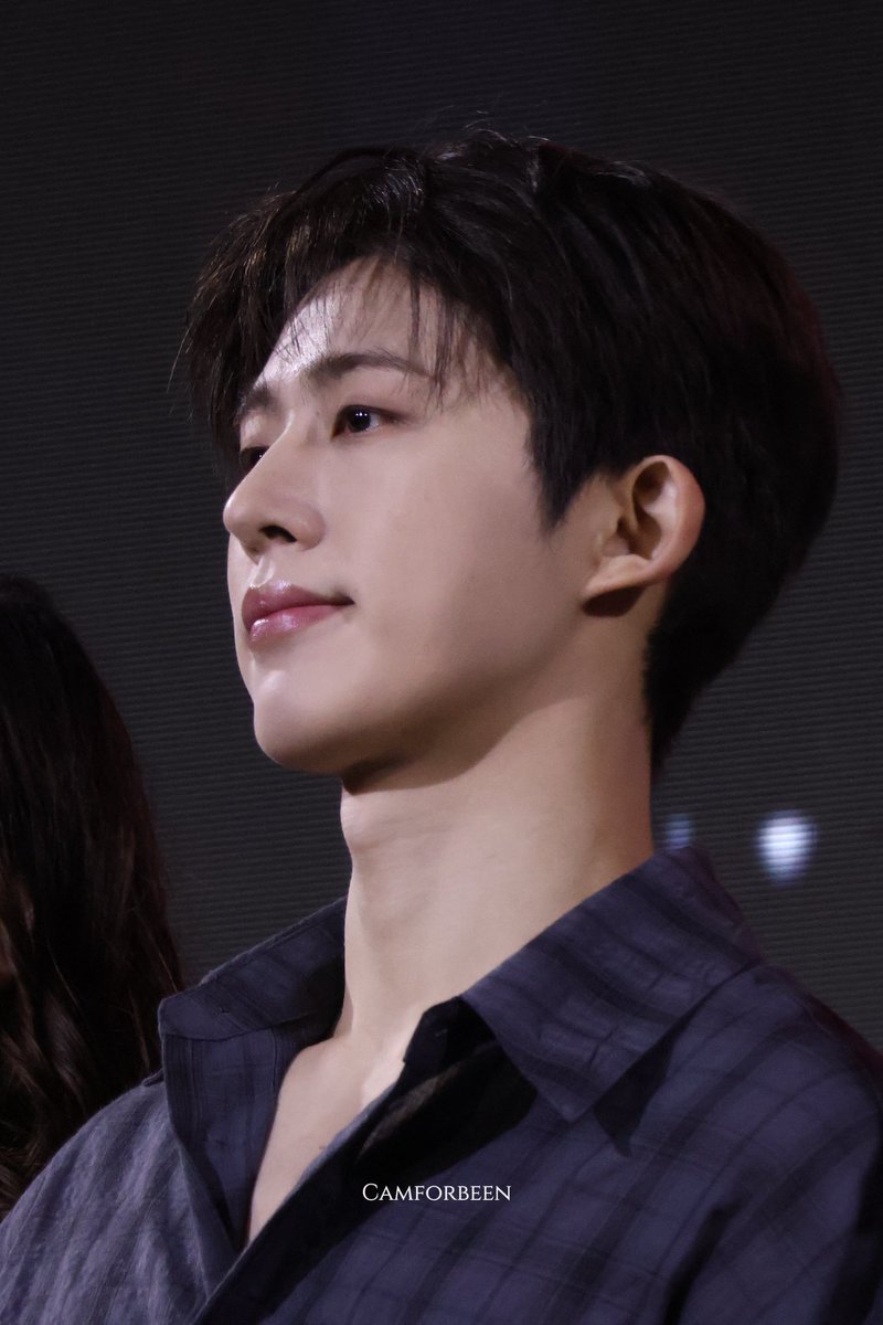 camforbe1n22's tweet photo. 250913 TLP JKT🇮🇩

오빠..

#비아이 #김한빈 
#KIMHANBIN #HANBIN #BI  
#2025THELASTPARADEINJAKARTA https://t.co/6OlK4dwBCs