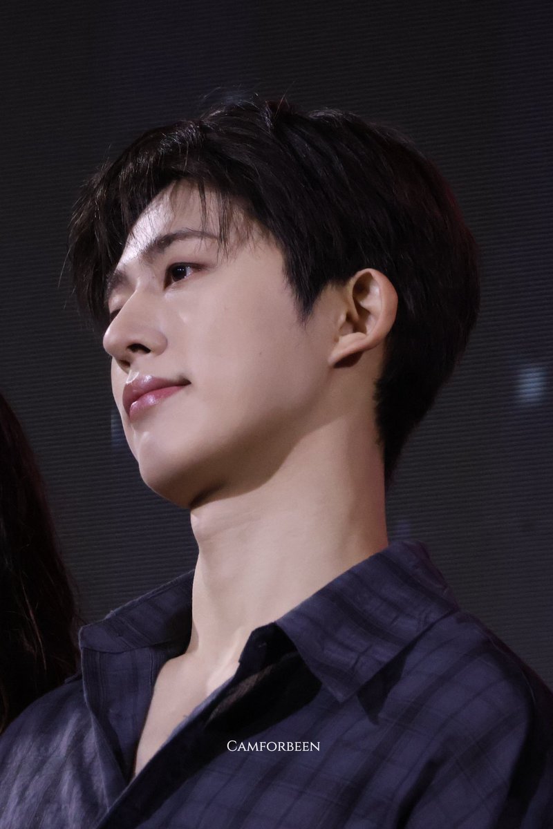 camforbe1n22's tweet photo. 250913 TLP JKT🇮🇩

오빠..

#비아이 #김한빈 
#KIMHANBIN #HANBIN #BI  
#2025THELASTPARADEINJAKARTA https://t.co/6OlK4dwBCs