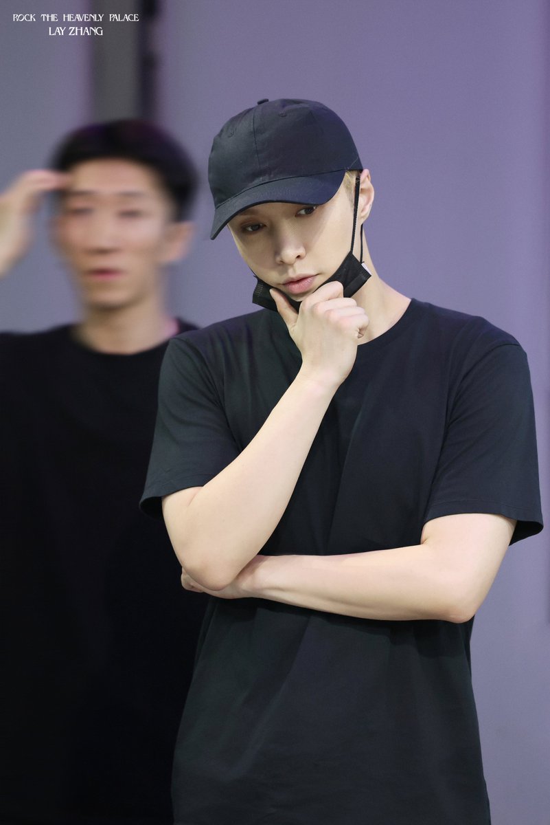 AlwaysXing1007's tweet photo. 250913 @lay_studio อี้ชิงสตู:
🚢GRANDLINE 5 • ROCK THE HEAVENLY PALACE 👨🏻✈️🏟️
#LAY_GRANDLINE2025 #CaptainLay
#GRANDLINE5inSH_Day1
พร้อมป่วนสวรรค์กันคืนนี้หรือยังเอ่ย~
💜#อี้ชิง #Yixing #LayZhang #张艺兴 #レイ #チャンイーシン @layzhang https://t.co/YsM2reWf7X