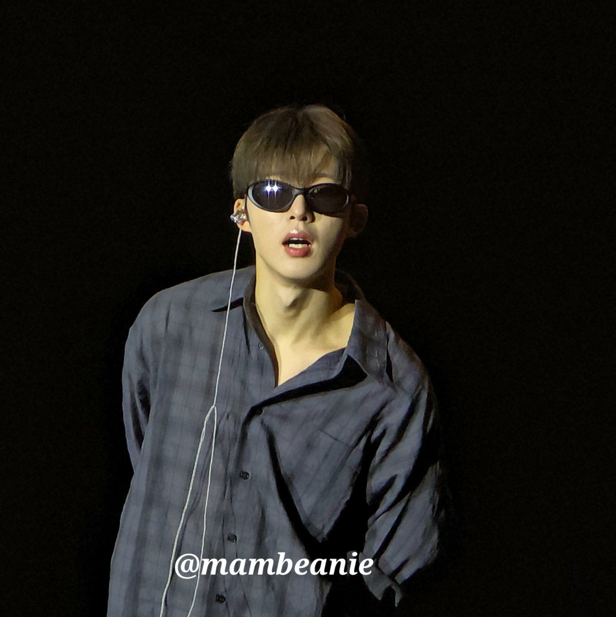 learnnesting's tweet image. 지금 #비아이 가 인도네시아 콘서트 하는 중인데 너무 멀고 돈도 없어서(?) 못 갔어 ㅠㅠ 군대 가기 전 마지막 콘서트라 꼭 보고 싶었는데 ㅜㅠㅜㅠ 😿