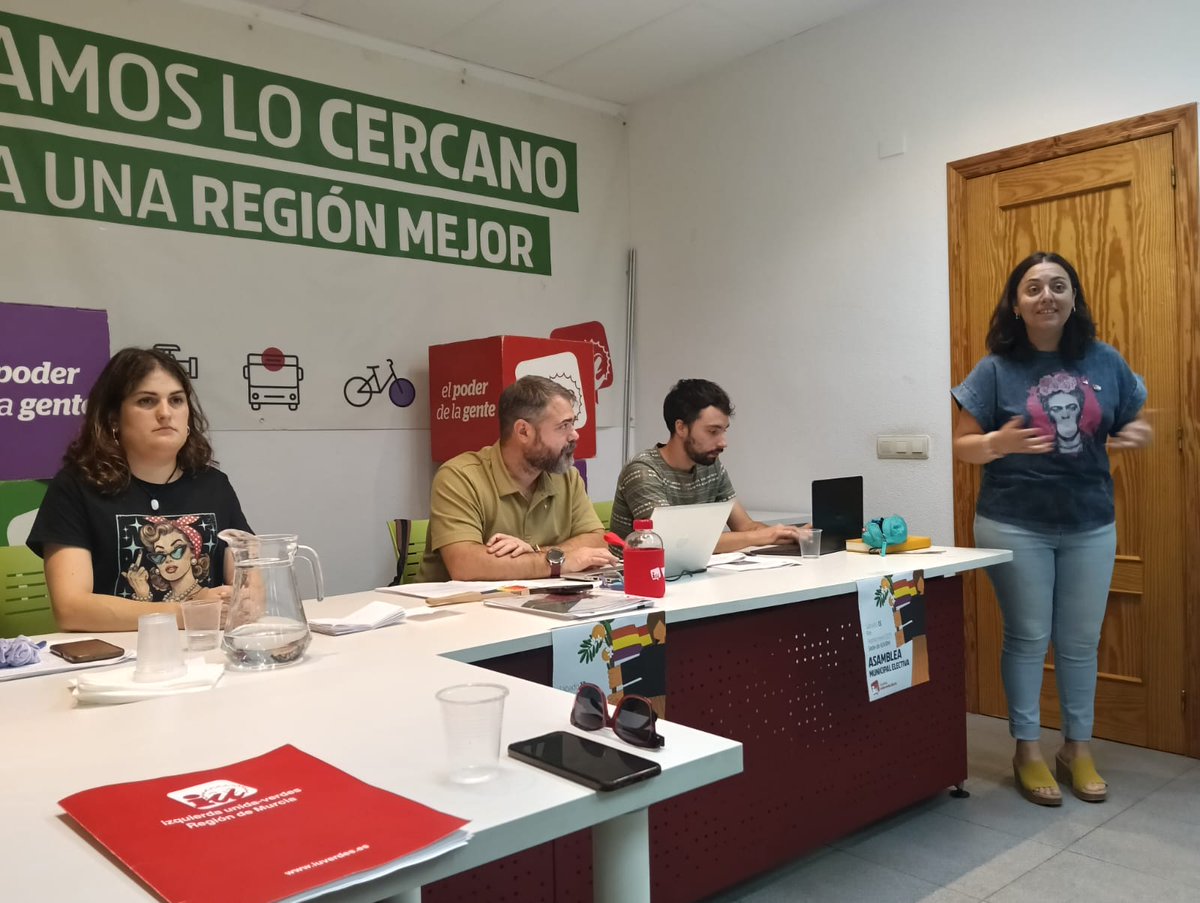 <a href="/IUVRM/">IUVRM🔻🇵🇸</a> <a href="/JohnDBabyack/">John D. Babyack 🔻</a> <a href="/liliana_mellado/">Liliana MM 🔻</a> <a href="/srtagalicia/">@srtagalicia.bsky.social</a> <a href="/julianovau/">julia novau</a> <a href="/pcrm_es/">PCE Región de Murcia 🇵🇸 🇪🇭</a> <a href="/Ginesmir/">Ginés Mirón</a> <a href="/PCE_MurciaSur/">PCE_MurciaSur 🔻🇵🇸</a> <a href="/Salnava1954/">Salvador Navarro</a> <a href="/Salvadorespin/">Salvador Espín🔻🏳️‍🌈🎭</a> <a href="/alfolucas/">Alfonso Lucas</a> <a href="/pagnav_miguel/">Miguel Ángel Pagán</a> <a href="/bubisu2/">EvaHernandez</a> <a href="/jdespejo/">José Daniel Espejo🔻🇵🇸</a> <a href="/SergioRamosRuiz/">Sergio Ramos Ruiz 🔻</a> <a href="/robertolpzdmz/">Roberto López</a> <a href="/MurciaPce/">PCE Murcia</a> <a href="/Javierbaru/">🔻🇵🇸</a> <a href="/JLalvarezcast/">José Luis Álvarez-Castellanos Rubio</a> La coordinadora regional, Penélope Luna, saluda a la asamblea de Murcia y apoya a la coordinadora entrante
