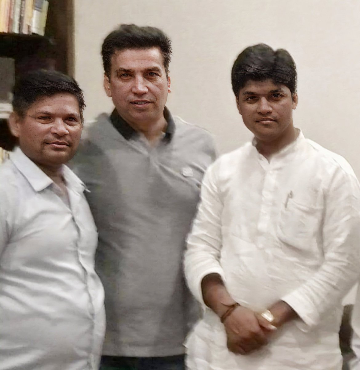 AdityendraKuma4's tweet photo. दिल्ली कांग्रेस अध्यक्ष श्री @devendrayadvinc जी को जन्मदिन की हार्दिक शुभकामनाएँ।
ईश्वर आपको लंबी आयु, उत्तम स्वास्थ्य और जनसेवा का और अधिक अवसर प्रदान करें।
आपके नेतृत्व में @INCDelhi कांग्रेस परिवार और मजबूत हो—यही शुभकामना है।
#HappyBirthdayDevenderYadavJi https://t.co/MrJMcrQkmV