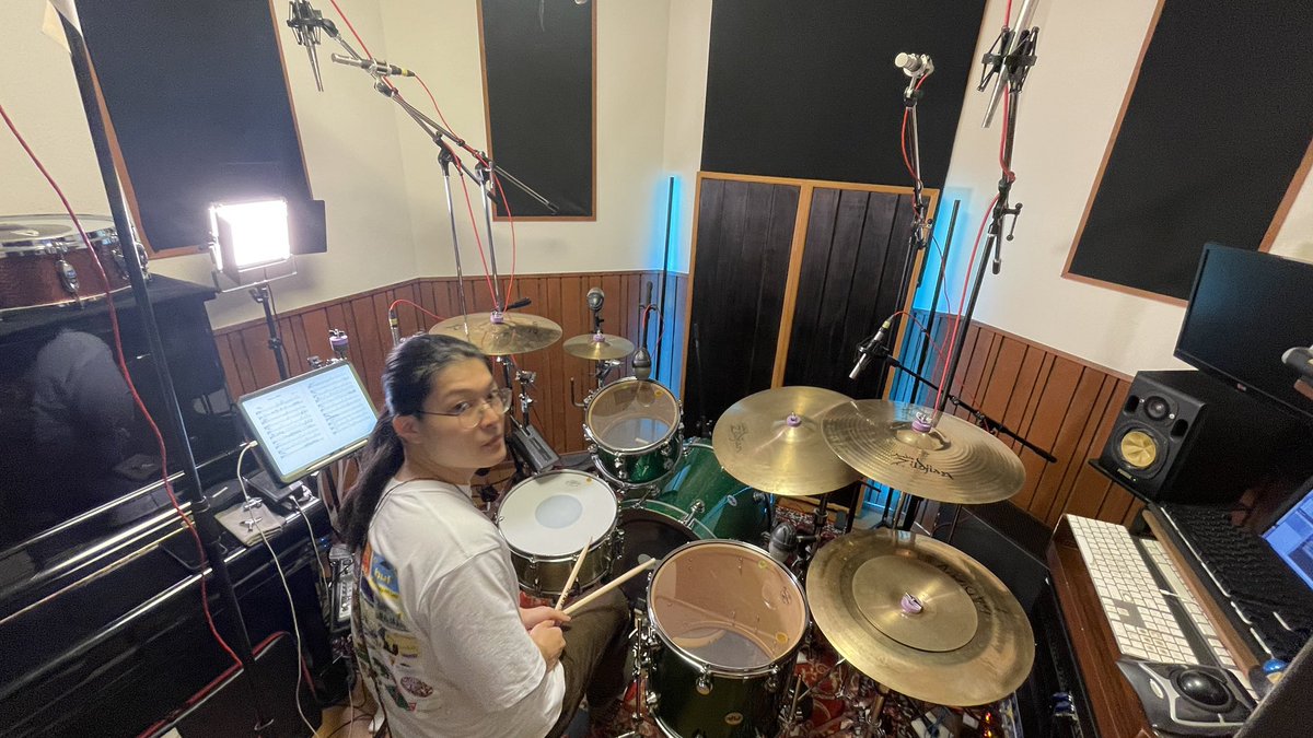 recording Day1
今日はドラムレコーディングでした🥁
完成をお楽しみに！👏
<a href="/haze_recording/">HAZE Recording Studio</a>