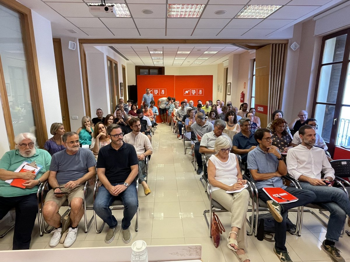 🏘️ El primer Consell Polític dels Socialistes de Palma marca una prioritat clara: l’habitatge assequible.

Sense pisos dignes no hi ha futur, ni emancipació, ni qualitat de vida.

Palma necessita una alternativa real i valenta.

👇👇👇
ca.psoepalma.com/post/el-consel…