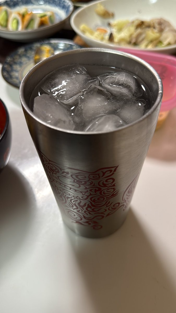 初焼酎💓

ビール→スパークリングワイン→焼酎

飲めるかな〜？

ビールは、1本。スパークリングワインは少ししか飲んでないからまだシラフ

#お酒 #お酒好きな人と繋がりたい #お酒好きな人とつながりたい #お酒は20歳から