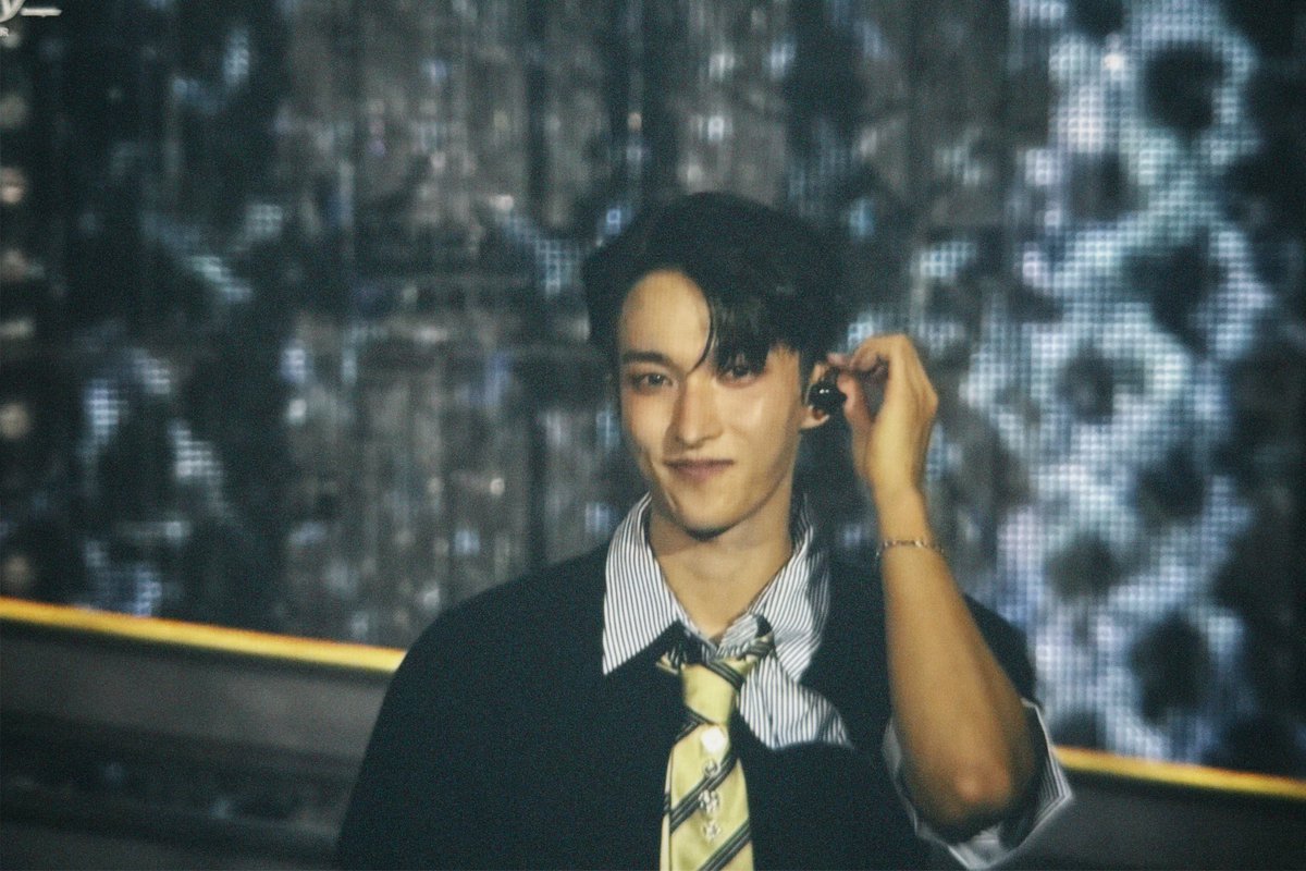 cheolhanclub's tweet photo. DK 🥺😭 https://t.co/UaQcMkuId0