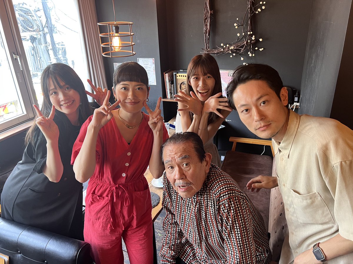 渡辺哲さん一人芝居
『カクエイはかく語りき』
大好きな皆さんと。
コミカルで、田中角栄に詳しくなくても面白い！スズナリが満席！
哲さんのお人柄と優しさに胸が熱いよ…
かっこいいんだわよ。
東京15日まで。