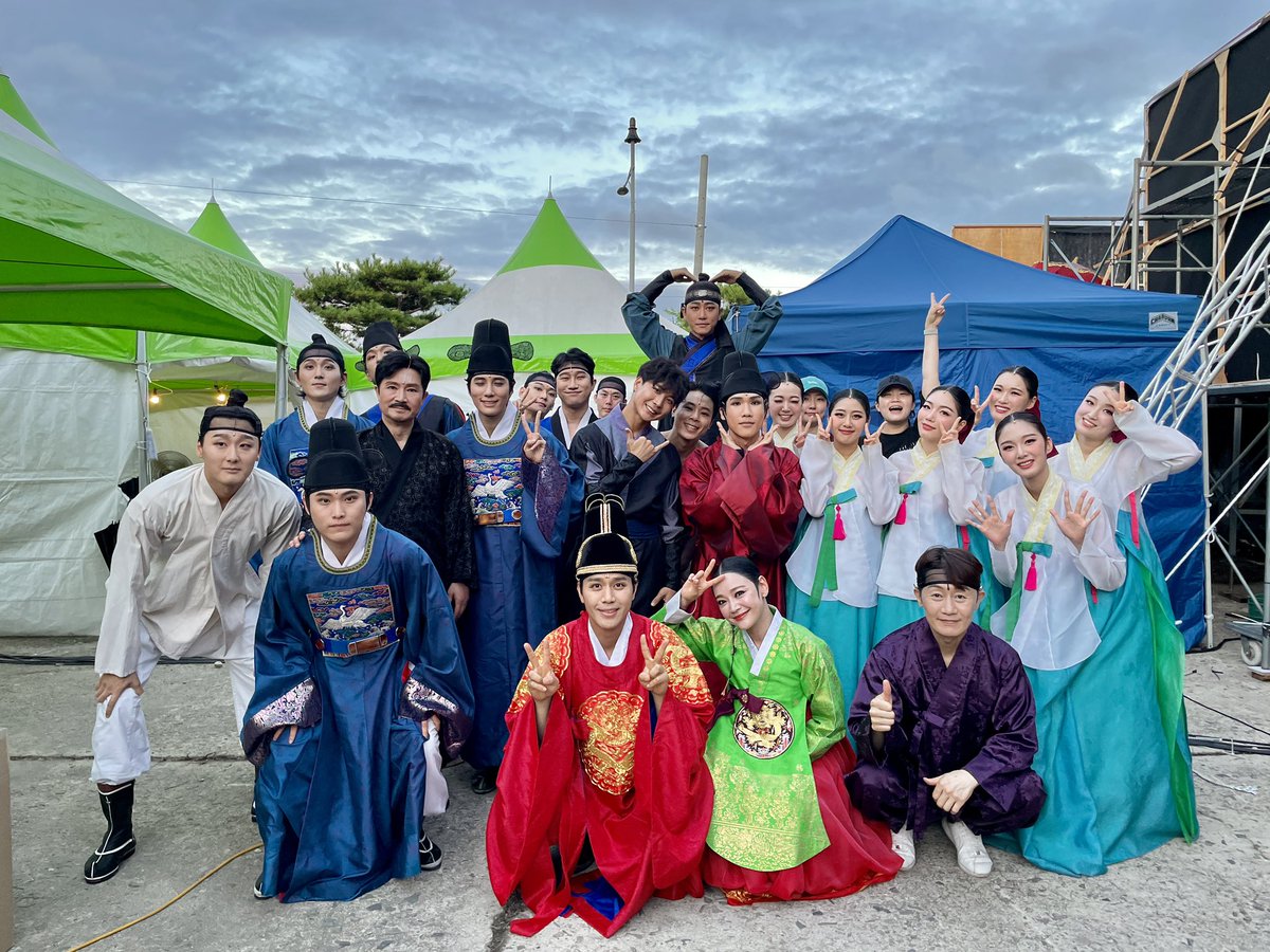 [#명성황후]
𝟯𝟬𝘁𝗵 𝗔𝗻𝗻𝗶𝘃𝗲𝗿𝘀𝗮𝗿𝘆
𝗧𝗛𝗘 𝗟𝗔𝗦𝗧 𝗘𝗠𝗣𝗥𝗘𝗦𝗦

나주문화재단 출범 첫 기념무대로
뮤지컬 <명성황후> 갈라콘서트가 진행되었습니다!

나주문화재단의 출범을 축하드리며,
공연을 보러와주신 모든 관객분들께 감사드립니다.