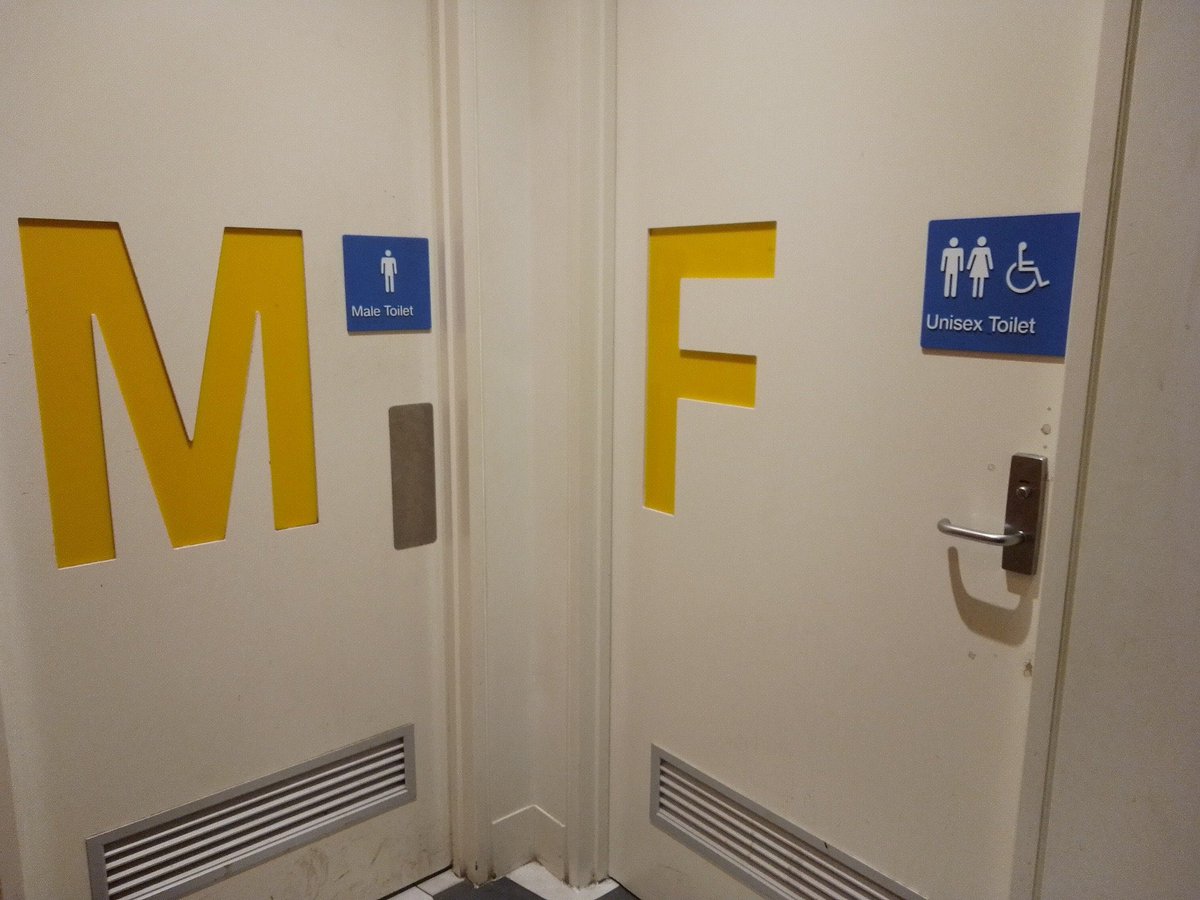 Trans-Rechte ist, wenn Männer entscheiden, dass Männer eine eigene Toilette bekommen und Frauen sich ab sofort eine mit anderen Männern und Behinderten und egal wem sonst teilen sollen.
Kein Wunder, dass Männer in Frauenkleidern das großartig finden.