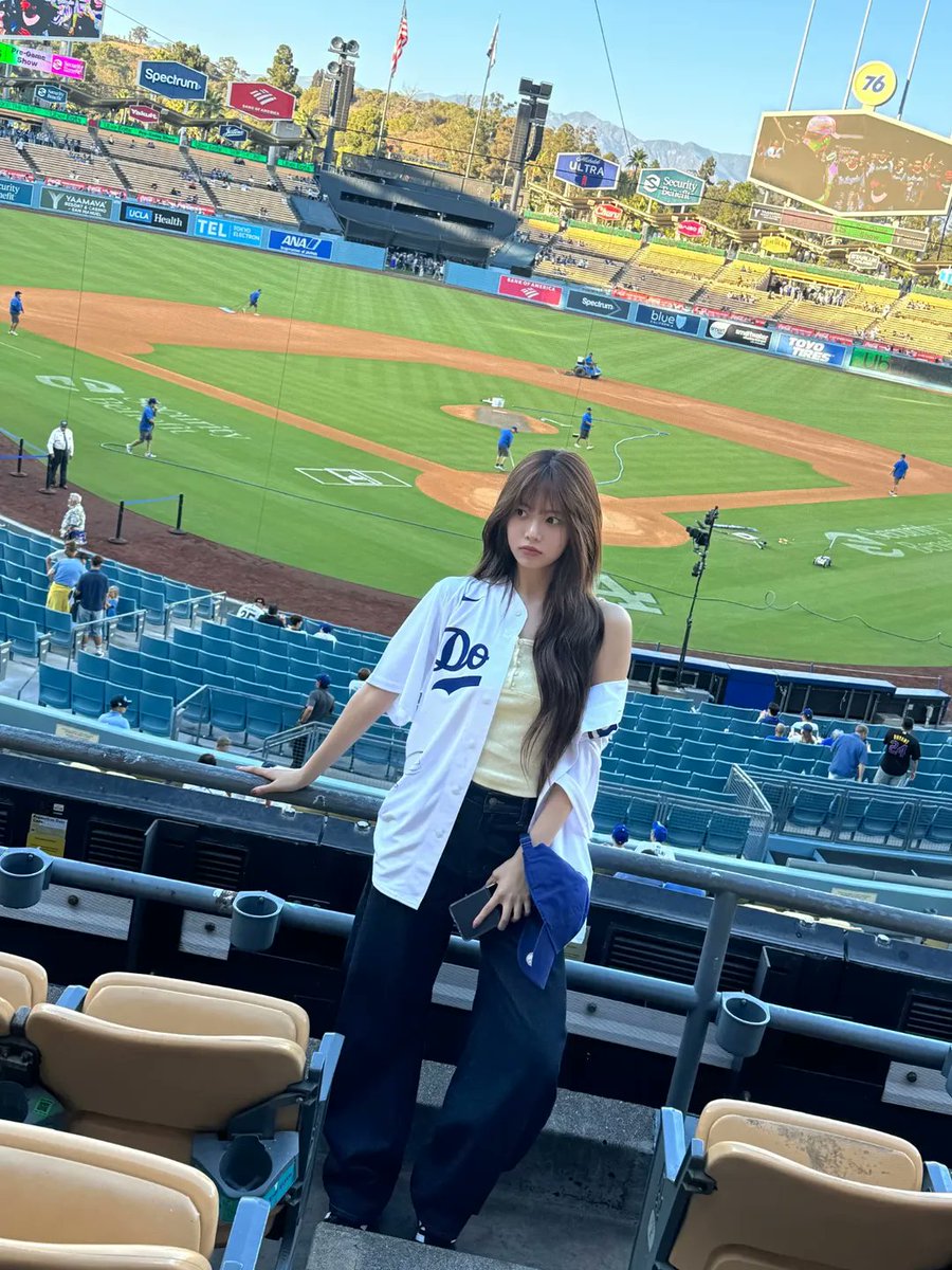hhh_e_c_v's tweet photo. 🧢🏟

#LE_SSERAFIM #HONGEUNCHAE #홍은채 #ウンチェ #르세라핌 #ルセラフィム https://t.co/YQrzCo6nCk