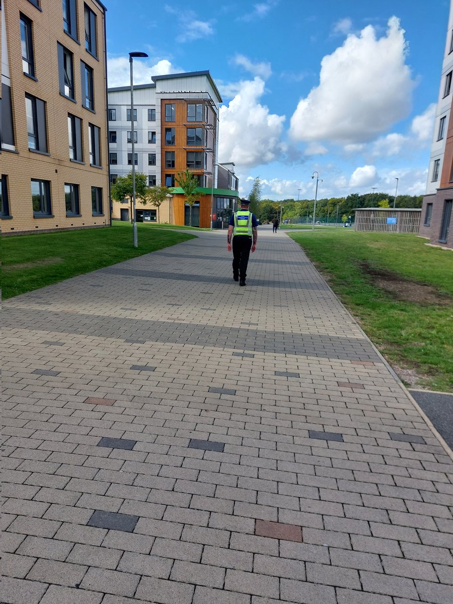 The team are on campus today for International Arrivals. Great to see the students returning. 
#reslife #hertssu #hertspolice