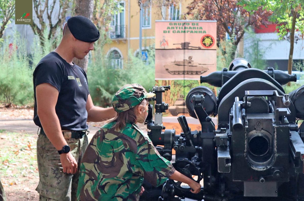 Exercito_pt's tweet photo. 📢 Exército 🇵🇹 marca o ritmo na 13.ª Feira do Desporto de Leiria

👉 O Exército 🇵🇹 marcou presença na 13.ª Feira do Desporto de Leiria, junto ao Parque do Avião, nas margens do Rio Lis. 

Desde sempre a honrar Portugal!
#ExércitoPortuguês #RA4 #Potencial_Humano https://t.co/odcf6qntSU