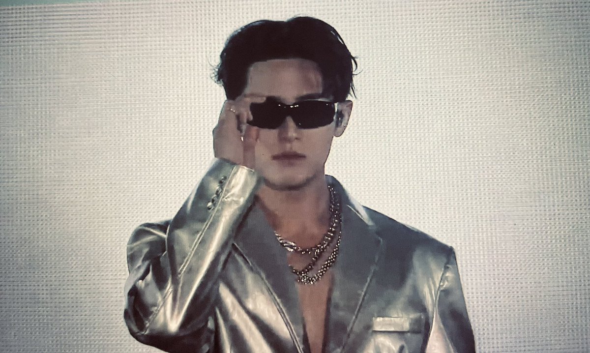 joshu_jihanist's tweet photo. shake it off mingyu 🖤 https://t.co/eHPrnkXIuN