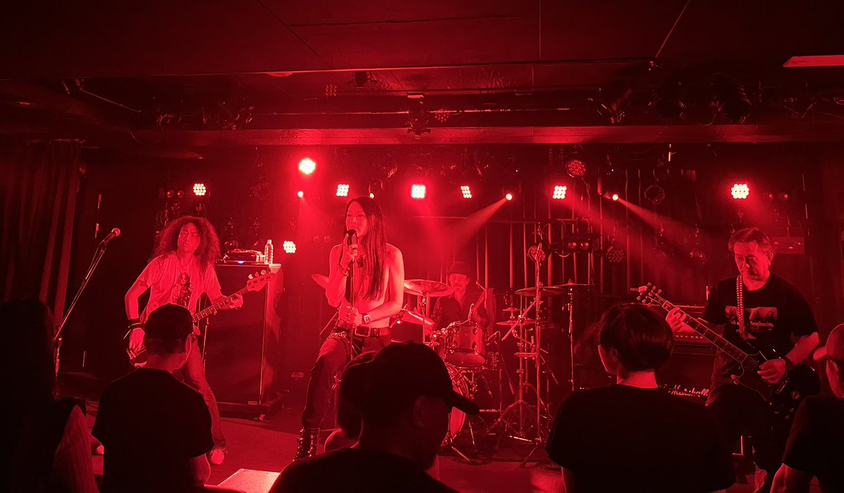 Open！
マスターフッキーHIMコピーバンドでライブでした！