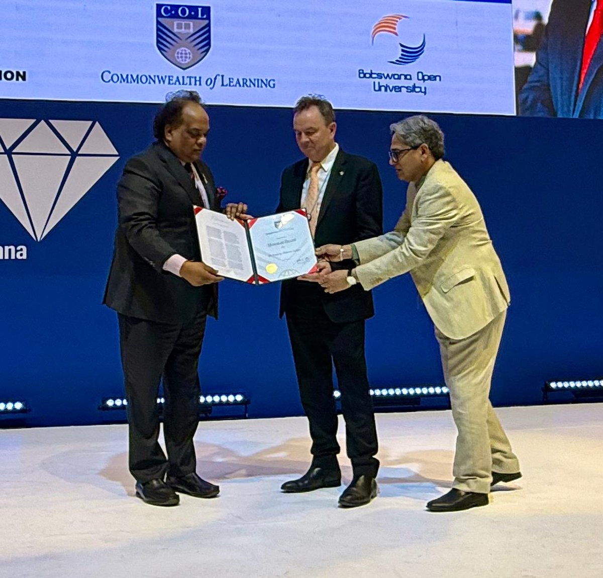 SanjayaMishra's tweet image. #pcf11bw PCF11 successfully held in Gaborone (Sept 10-12). Activities: pre-conference case study workshop, workshop on TEL benchmarking, panel on digital education, citation for COL Fellow Award, video recording on #OER and AI, and meeting many old and new friends. @COL4D