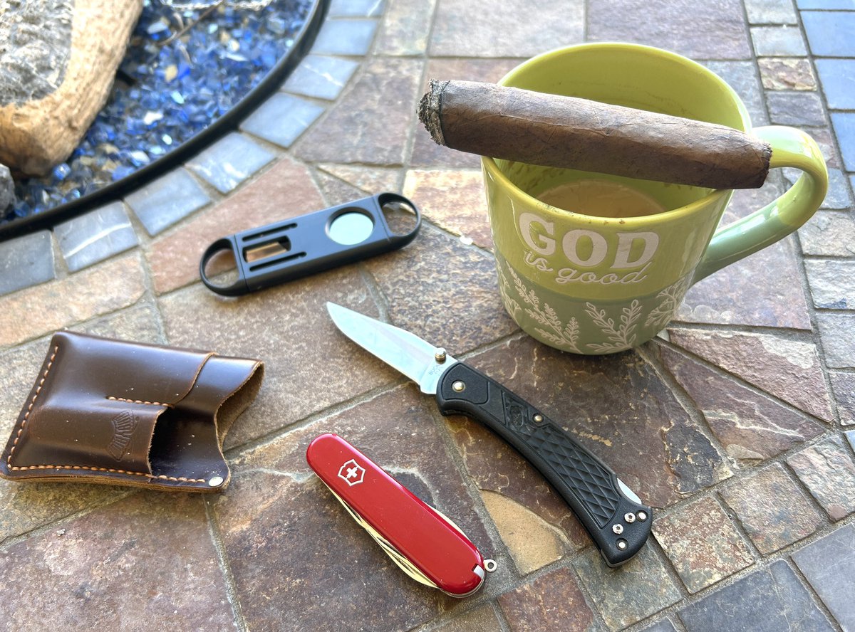 WadeQuick2's tweet photo. Buck 112 slim select coffee and Cigar Saturday #knifecommunity #cigarsda... https://t.co/Lma7QbnWtA via @YouTube https://t.co/Pv0cketrf6