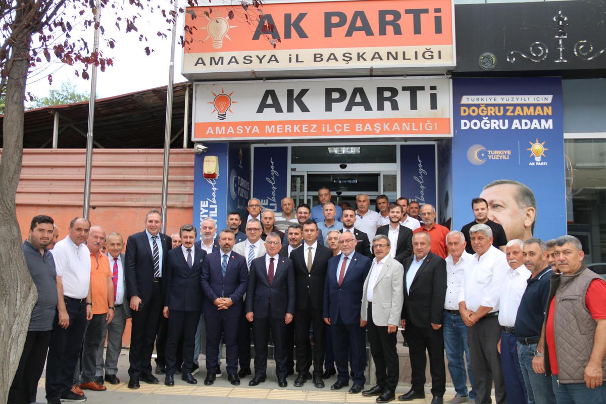 Türkiye Yüzyılı Buluşmaları kapsamında ilimizde misafir ettiğimiz AK Parti Grup Başkanımız Sn.Abdullah GÜLER, İl Teşkilatımızı ziyaret ederek teşkilat mensuplarımız ile değerlendirme toplantısı gerçekleştirdiler.

Nazik ziyaretleri sebebiyle AK Parti Grup Başkanımız
