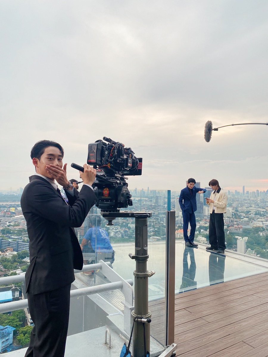 ในภาพนี้ คนไหนซนสุด 🤭😊

#MeAndTheeSeries

#MeAndTheeSeriesQ17
