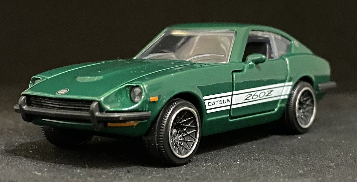 マジョレット｢フェアレディZ｣ の初めて知った｢260Z｣ 両のドアが開き