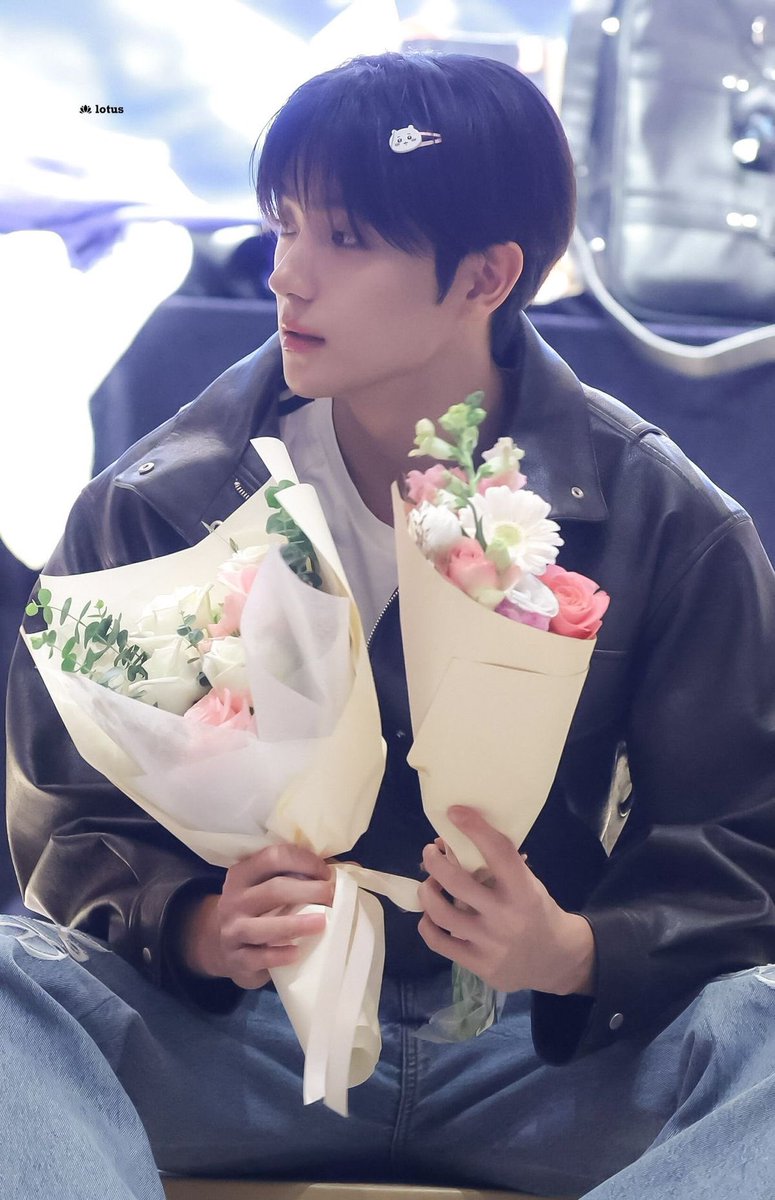 caeraemel's tweet photo. #Papipo edisi special ulang tahun.

Happy birthday, pipo! 🤍✨

— a bbangmil au. https://t.co/DwRvsFb7Jd