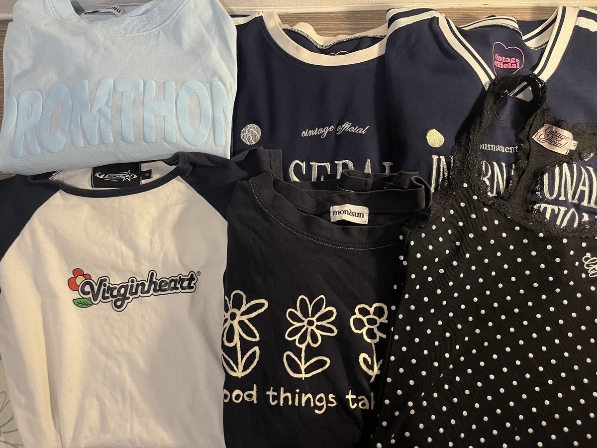 ส่งต่อเสื้อผ้างานไอจี 👧🏻
🫐🫧 ค่าส่ง 40+5 
( รี+ปัก ตัวแรกไม่บวก)
ลงวันที่ 14 , 20:00 ♥️
#ส่งต่อเสื้อผ้า #ส่งต่อ #เสื้อผ้ามือสอง #โล๊ะตู้ #cintageshop #stylistshop #duex #unigam #ส่งต่อคสอ #vghbkk #ส่งต่อกระเป๋า #ส่งต่อหมวก #ส่งต่อbeming