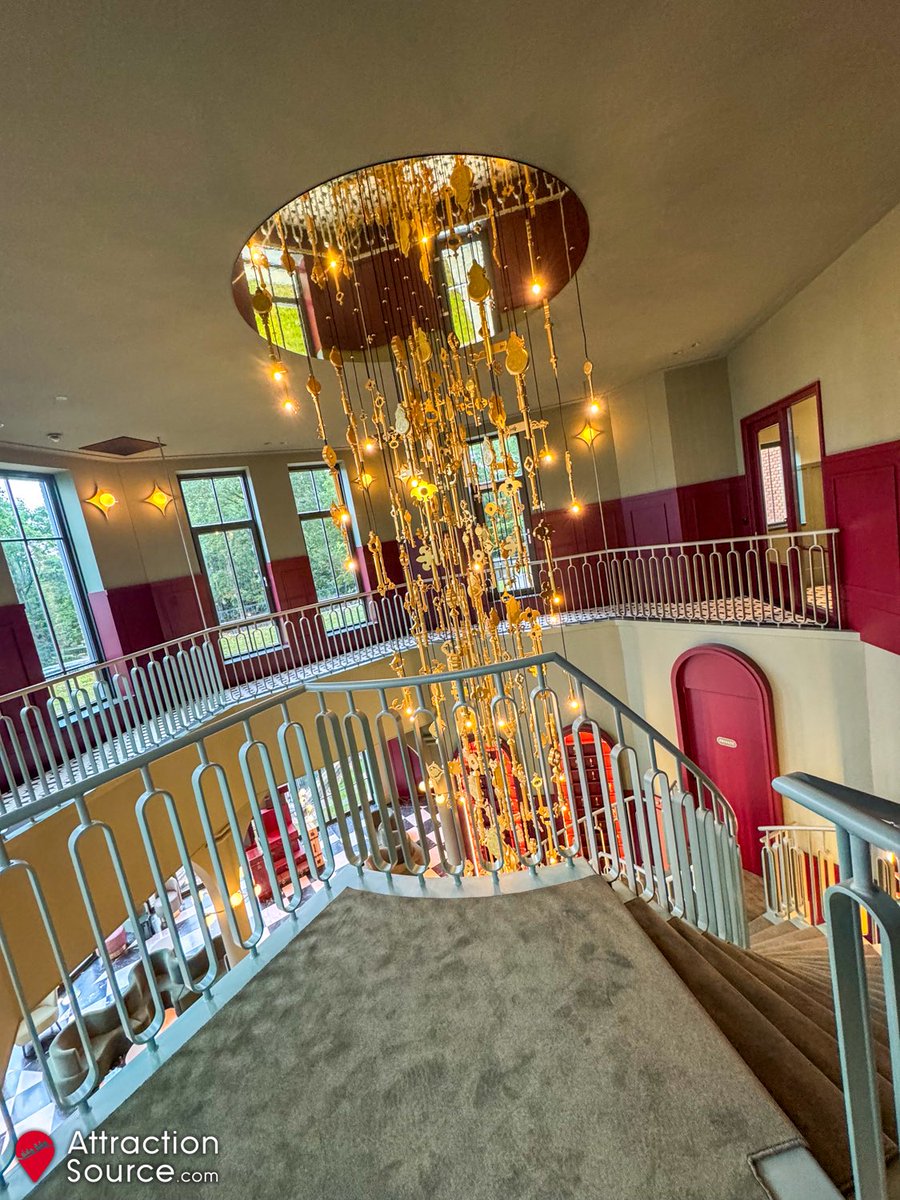 Following its opening last month, we recently had the opportunity to experience the gorgeous <a href="/Efteling/">Efteling</a> Grand Hotel which offers everything you would want from a theme park stay! Join us in rounding up our time there over on the website: 
👉 attractionsource.com/2025/09/12/sta…