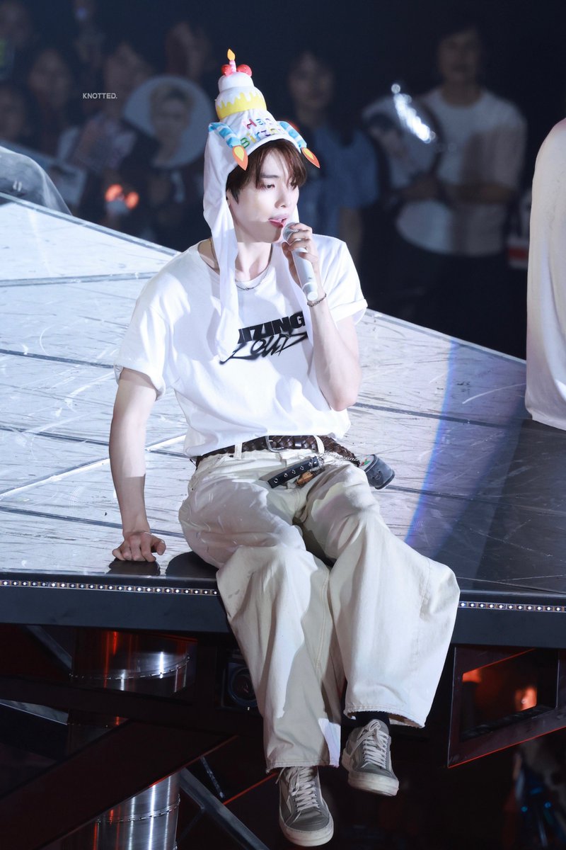 250913
#성찬 #SUNGCHAN #ソンチャン #라이즈 #RIIZE #ライズ

#ForeverWithSungchan
#HAPPYSUNGCHANDAY
#성찬생일_하트보내_빨랑