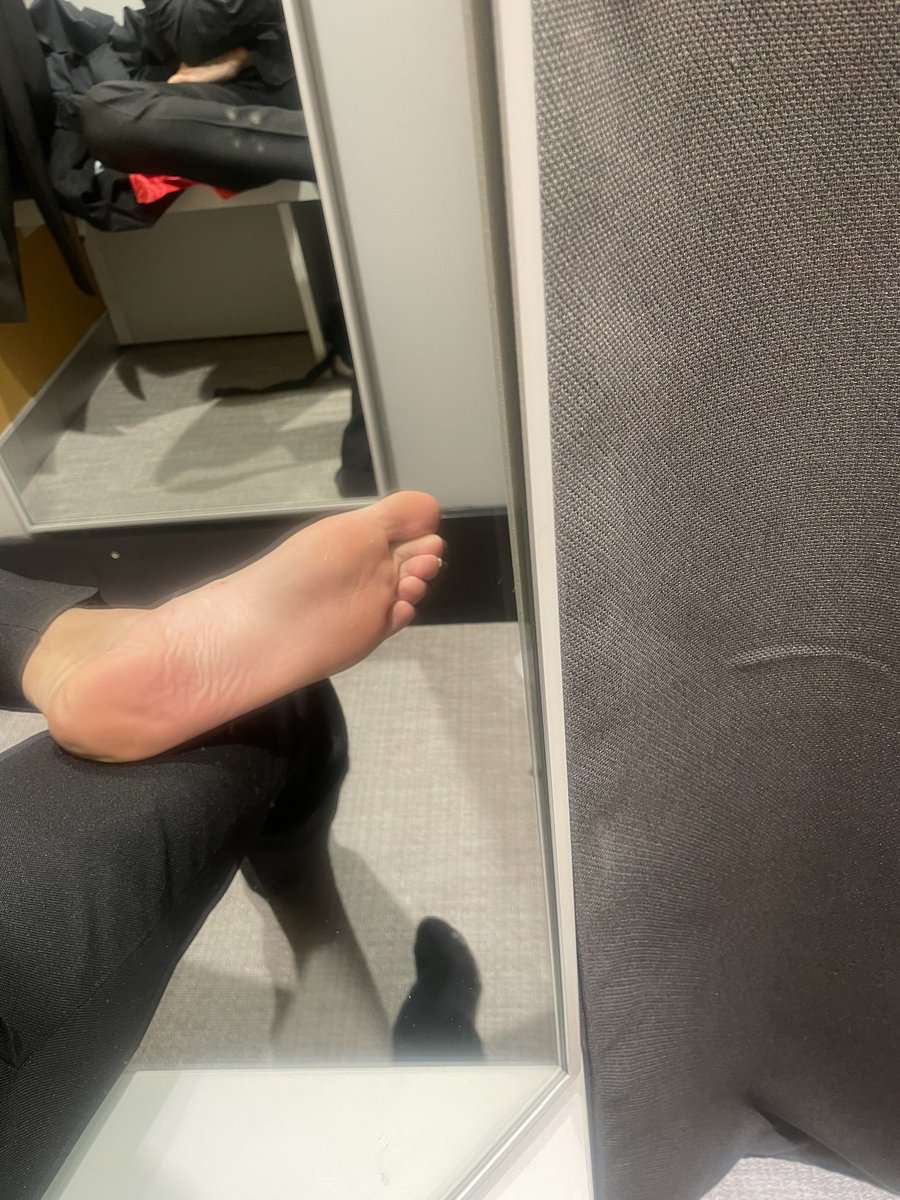 Get down to your hands and knees and worship daddy’s smelly feet 😈🥵

Feet ukfeet  ukcashmaster cashmaster alpha alphafeet ukalpha drain ukdrain sissy sub uksissy sweatyboxers sweatyfeet usedsocks cashmeets sweatymuscles muscleworship