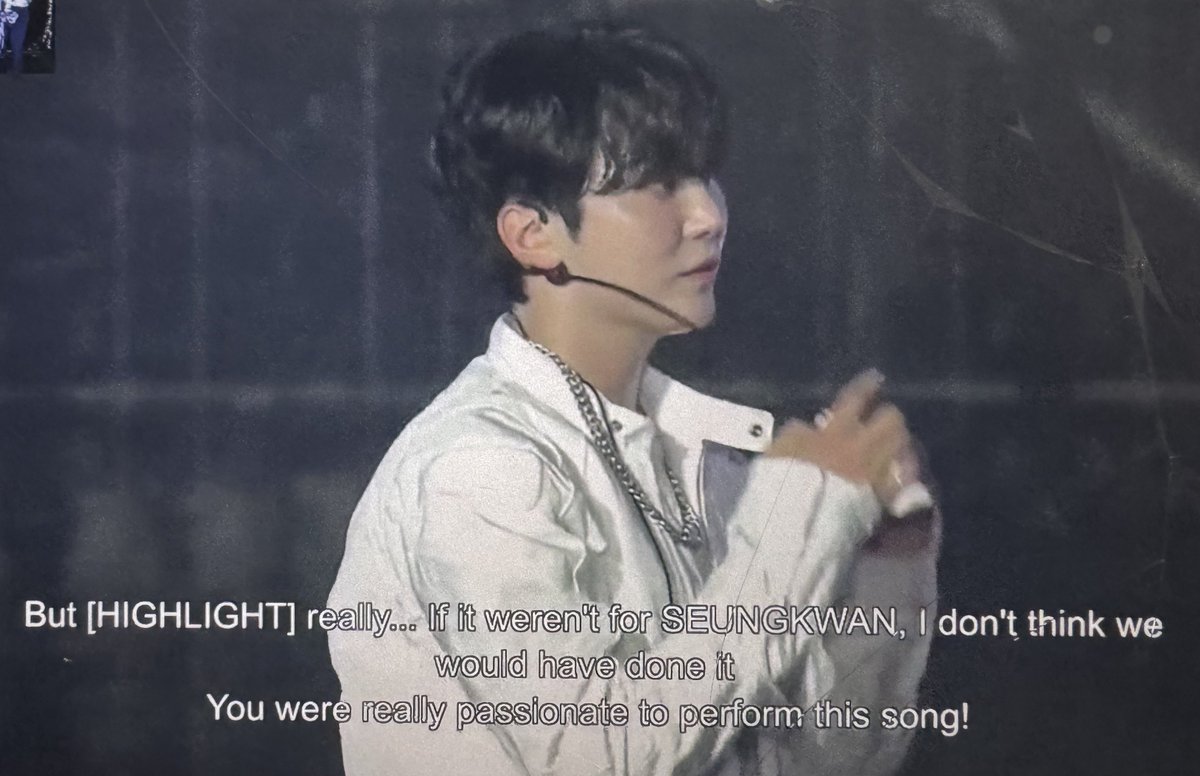 cheolhanclub's tweet photo. Ohhh... seungkwan was the reason why they got to include Highlight on the setlist. EVERYBODY SAY THANK YOU BOO SEUNGKWAN!!!!!!! 😭😭😭😭 https://t.co/iOZZT8IM9n