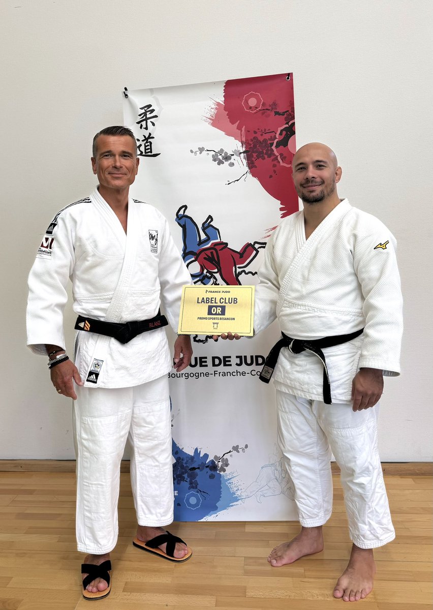 🥋💛 Très heureux de recevoir, en qualité de Président du PSB Judo, le Label Or de France Judo.
Ce Label est un véritable marqueur de la qualité du projet associatif et témoigne de l'engagement des dirigeants et des encadrants au service du judo et des publics de son territoire.