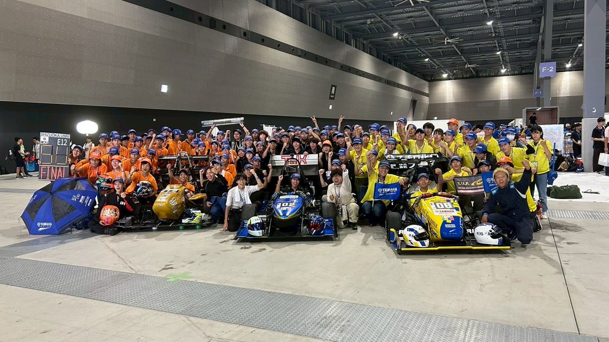 NIT_Formula's tweet photo. ヤマハモーター三兄弟とも無事完走で記念撮影！！
これからも時に仲間、時にライバルとして頑張っていきましょう！！
@Toyama_TUF 
@sum_hamakaze 
#学生フォーミュラ
#fsae https://t.co/5yCmZnl73q