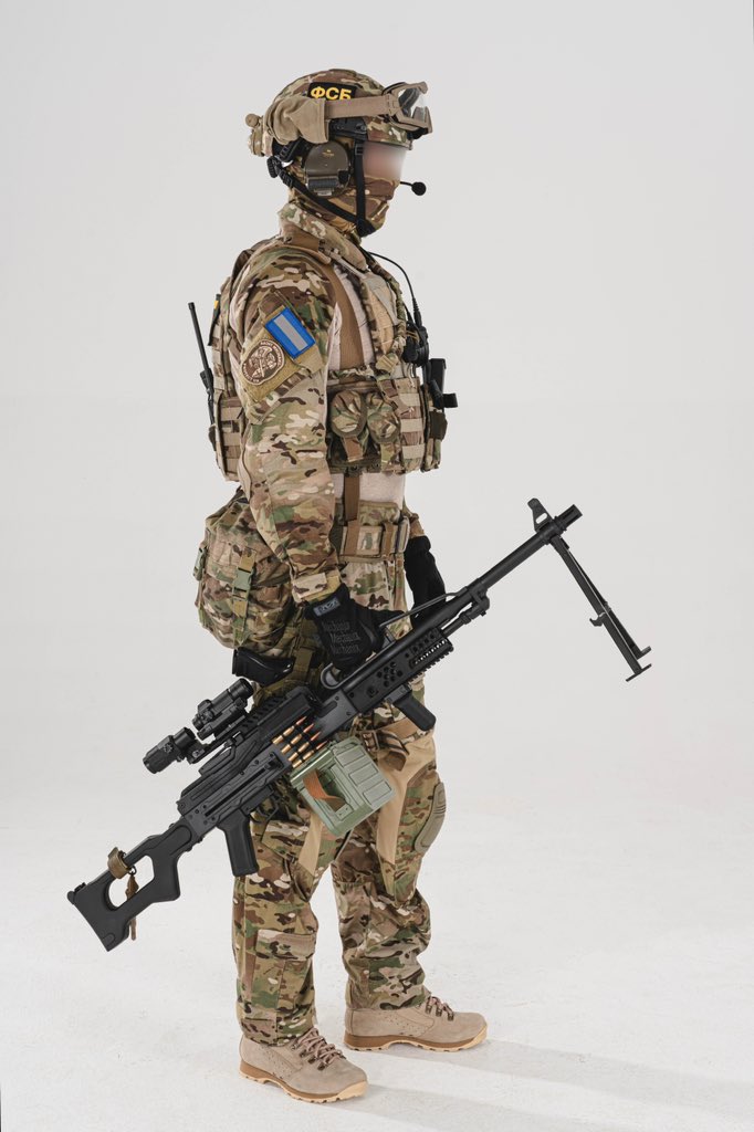 Yancc_cchow's tweet photo. TsSN FSB machine gunner 2015

- LsHZ-1+ helmet  &amp; Smith OTW goggles
- Comtac XP &amp; Peltor PTT
- Crye Gen 2 AC set
- Fieldtested plate carrier &amp; Fort pouches
- Condor cobra bungee sling
- Jtech belt and pouches
- Blackhawks Omega holster
- Faradei 516 boots
- Saint Michael patch https://t.co/LiMfk4AqIV