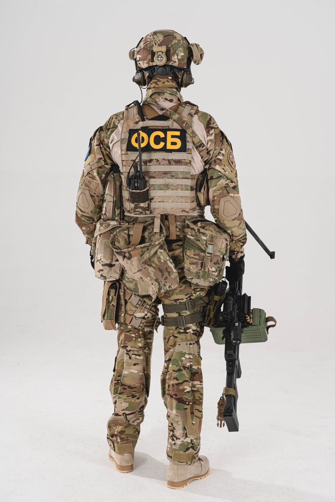 Yancc_cchow's tweet photo. TsSN FSB machine gunner 2015

- LsHZ-1+ helmet  &amp; Smith OTW goggles
- Comtac XP &amp; Peltor PTT
- Crye Gen 2 AC set
- Fieldtested plate carrier &amp; Fort pouches
- Condor cobra bungee sling
- Jtech belt and pouches
- Blackhawks Omega holster
- Faradei 516 boots
- Saint Michael patch https://t.co/LiMfk4AqIV